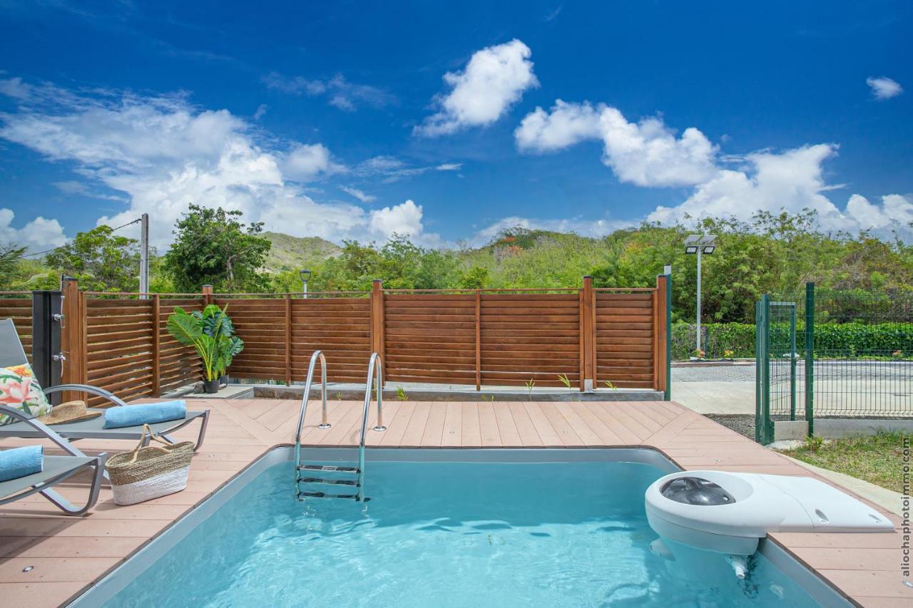 Bungalow Pom 1, Piscine, A 5 Min Des Plages 勒沃克兰 外观 照片